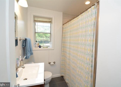 6628 E Wakefield Drive - Photo 1
