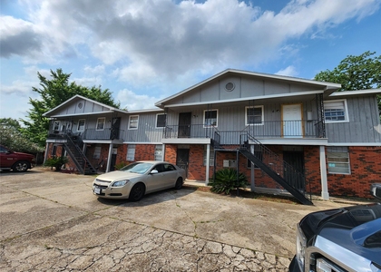 4311 Yellowstone St Boulevard - Photo 1