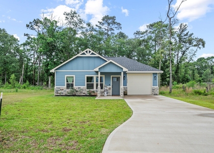 16322 Crockett Martin Estates  - Photo 1
