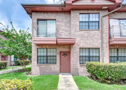 9400 Bellaire Boulevard - Photo 1