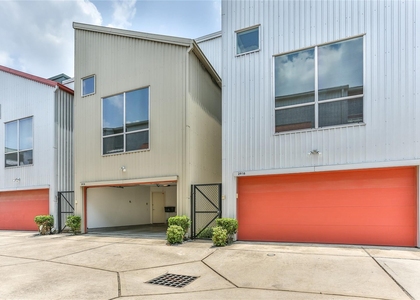 2918 Commerce Street - Photo 1