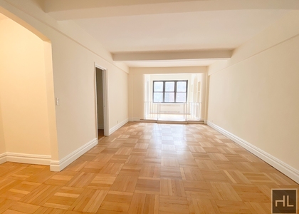 East 56 Street - Photo 1