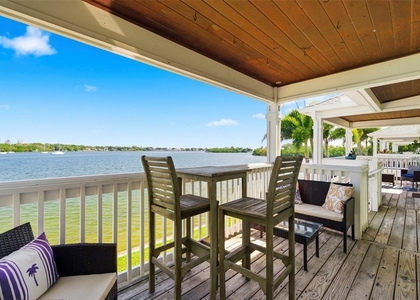 201 Pompano Drive Se - Photo 1