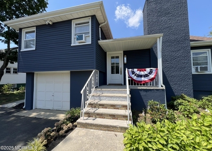 370 Macarthur Avenue - Photo 1