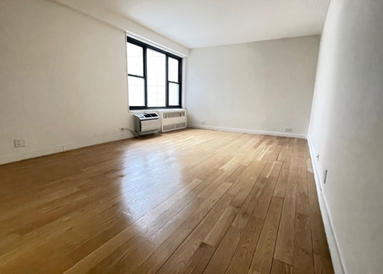 Fourth Avenue - Photo 1