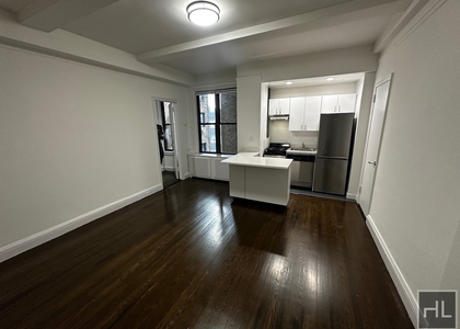 East 46 Street - Photo 1