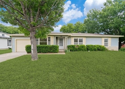1316 Eastview Drive - Photo 1