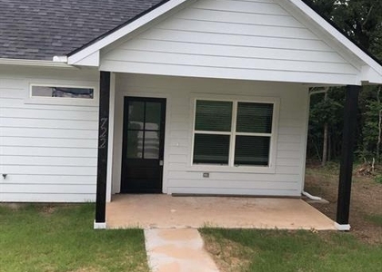 722 E Woodard Street - Photo 1