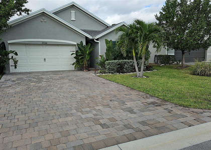 3034 Ne Skyview Lane - Photo 1