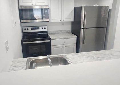 13390 Ne 7th Avenue - Photo 1