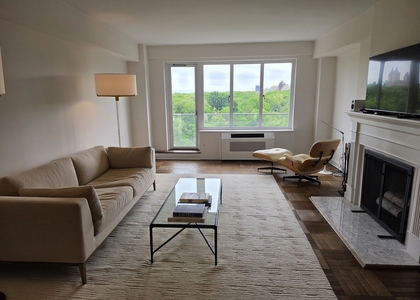 40 Central Park S - Photo 1