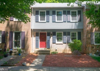 8302 Moline Place - Photo 1