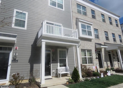 139 Easton Street - Photo 1