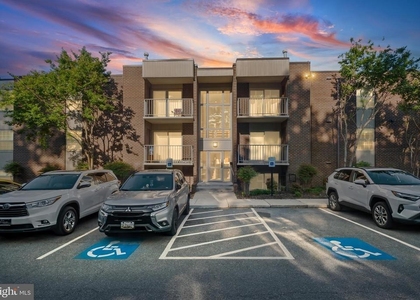 2 Mountbatten Ct - Photo 1