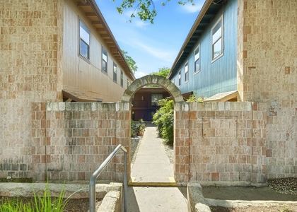 2319 Greenfield Pkwy - Photo 1