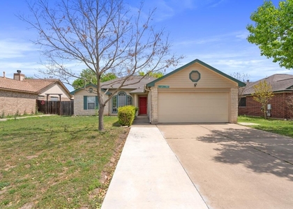 604 Maplecreek Dr - Photo 1