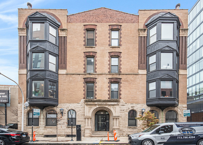 747 N Sedgwick Street - Photo 1