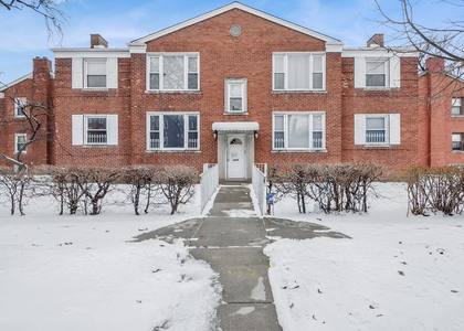 8949 S Blackstone Avenue - Photo 1