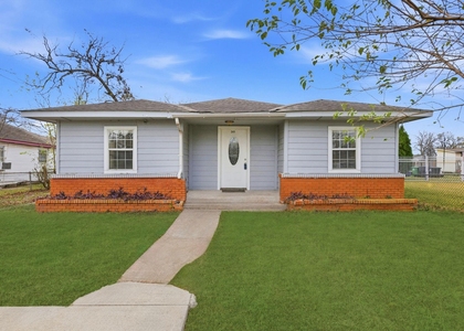 2411 Leffingwell Street - Photo 1