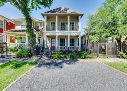 821 W 26th Street - Photo 1