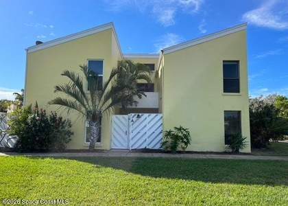 119 Coral Way E - Photo 1