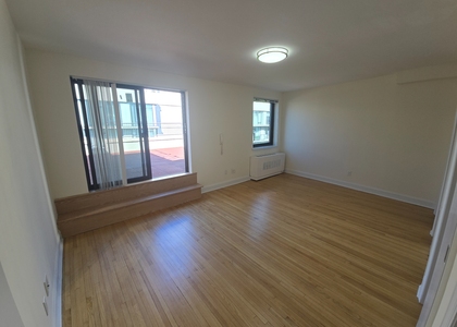 West 52nd Street - Photo 1
