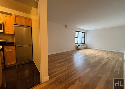 Fourth Avenue - Photo 1