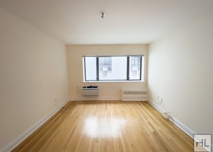 Astor Place - Photo 1