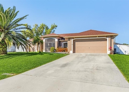 810 Sw 10th Place - Photo 1