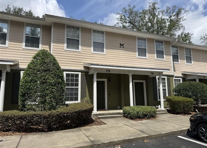 2508 Sw 35th Place - Photo 1