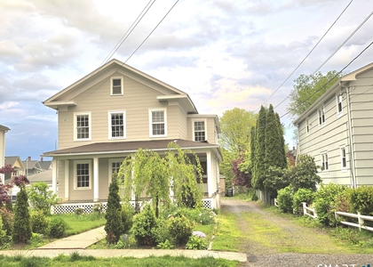 318 Grovers Avenue - Photo 1