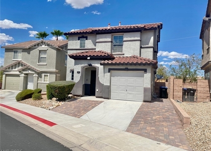 1060 Paradise Coach Drive - Photo 1