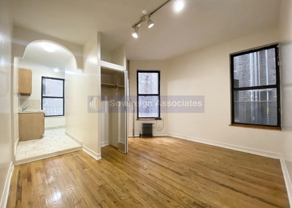 3135 Broadway - Photo 1