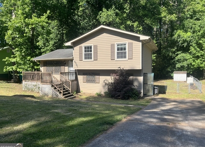 2561 Lewfield Circle Se - Photo 1