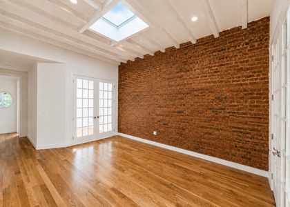 673 Knickerbocker Avenue - Photo 1