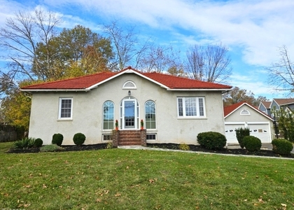48 Bay St - Photo 1