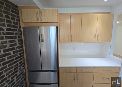 West 52nd Street - Photo 1
