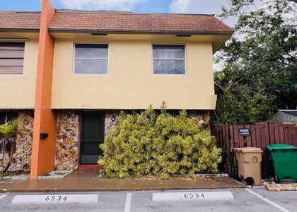6534 Sw 41st Street - Photo 1
