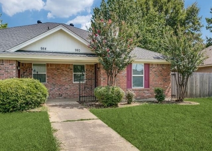 980 Meadow Circle S - Photo 1