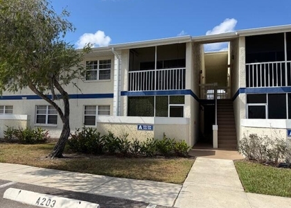1500 Se Royal Green Circle - Photo 1