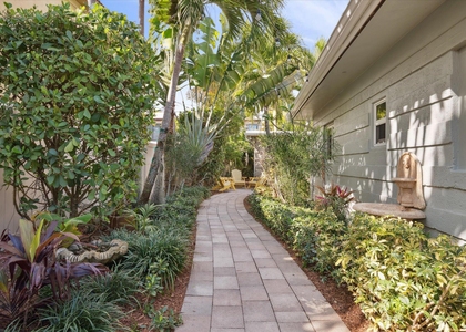 1123 Ne 14th Avenue - Photo 1