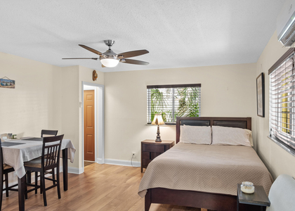 803 Ne 2nd Avenue - Photo 1