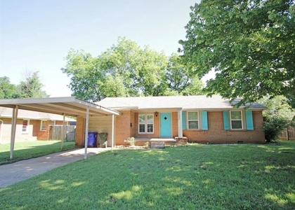 1205 W Brooks Street - Photo 1
