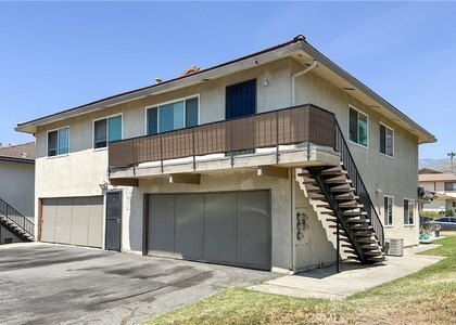 3511 Rainbow - Photo 1
