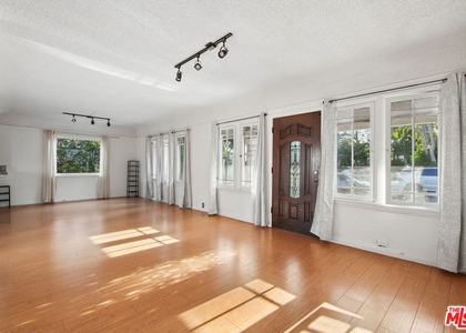 1238 N Gardner Street - Photo 1