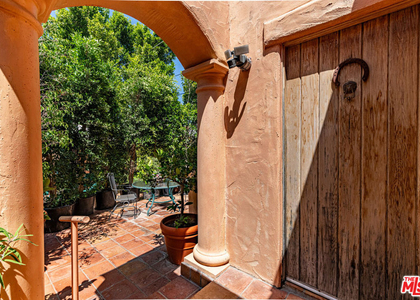 216 S Carmelina Avenue - Photo 1