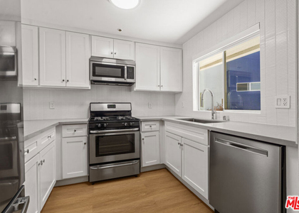 16100 W Sunset Boulevard - Photo 1