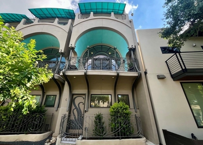 206 E Live Oak St - Photo 1