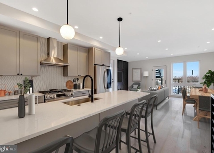 2121 3rd Street Ne - Photo 1
