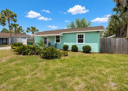 1105 10th Street N - Photo 1